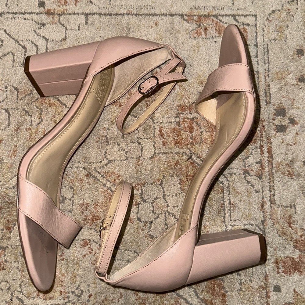 Vince Camuto- pale pink heel